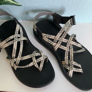 Chaco zx2 Hiking Sandals Size 8 Tan and Green